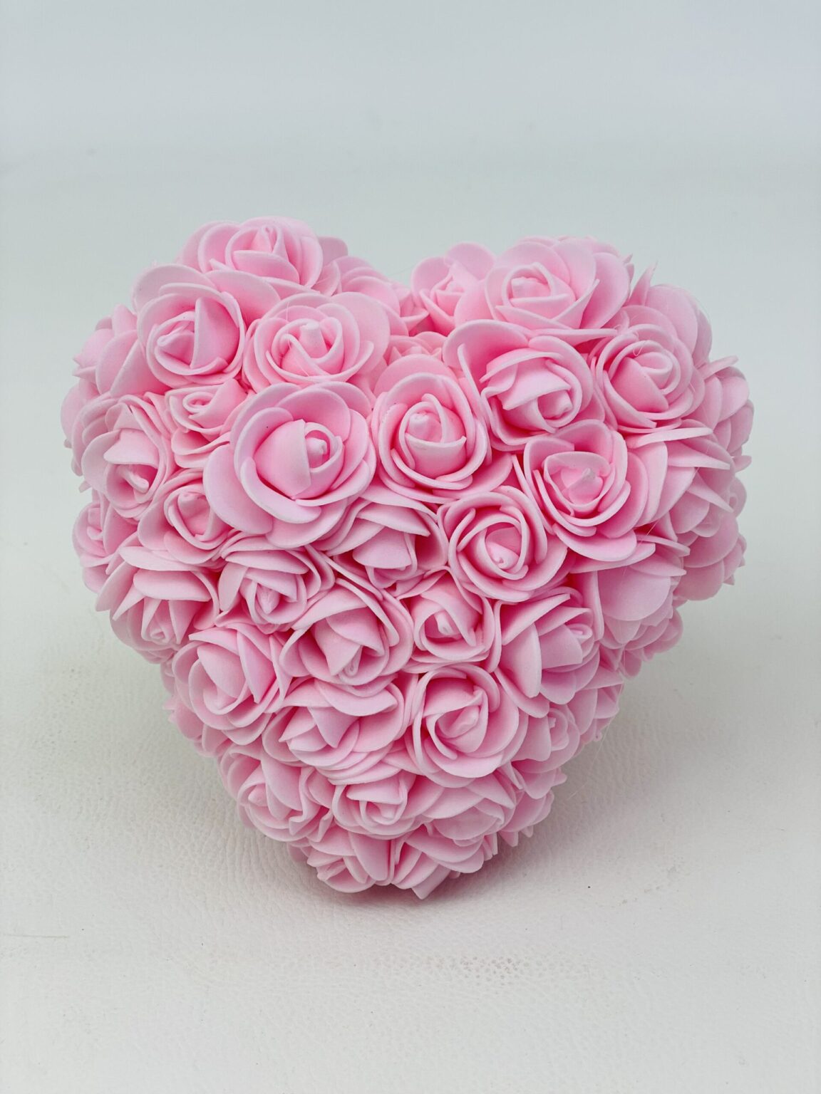 HEALLILY Mousse Florale Humide En Forme De Cœur XL - Mousse à Fleurs Avec Plateau Ventouse Pour Centres De Table Mariage Et Décoration Fête