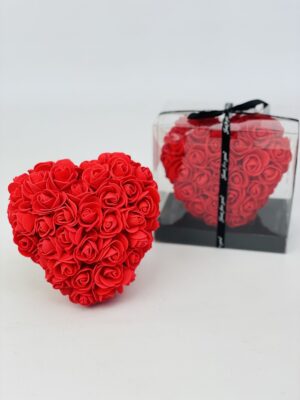 Coeur fleurs de mousse rouge